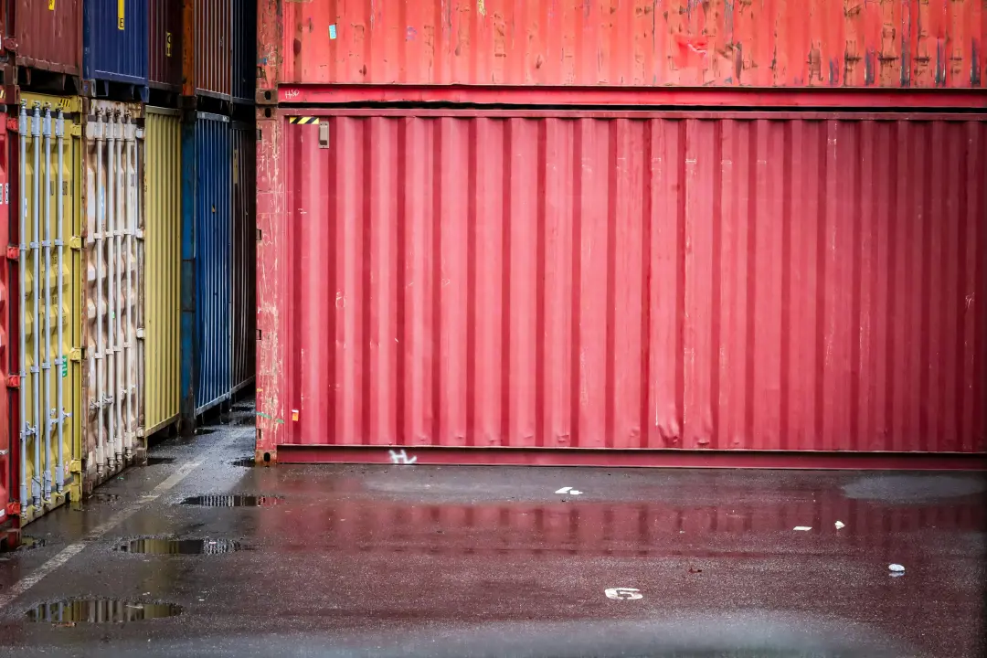 Guide to Buying As-Is Container for Storage and Shipping - Four Sons Logistics