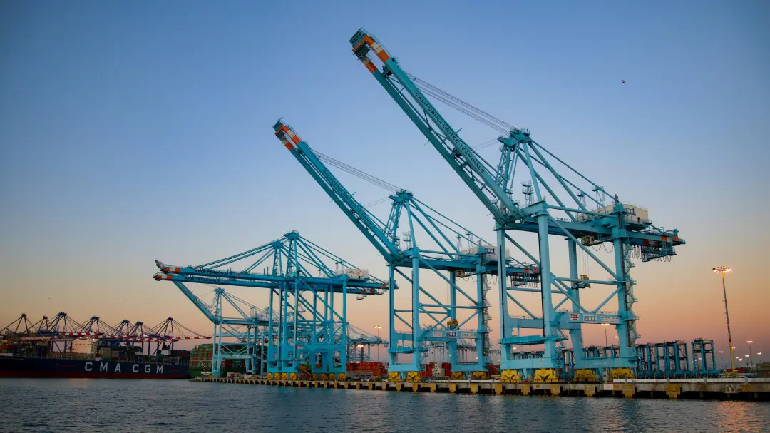 Understanding the Los Angeles Container Port: Shipping Container Volumes and Market Dynamics - Four Sons Logistics