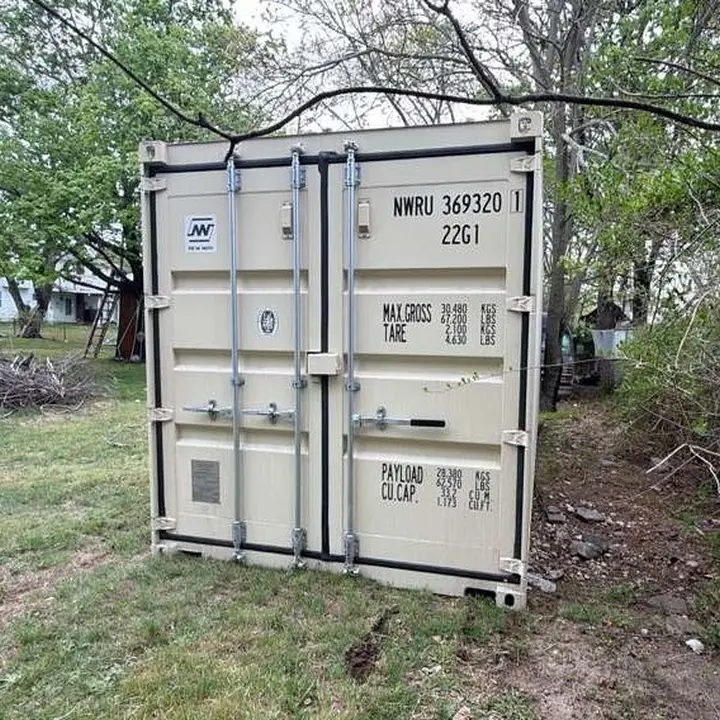 20ft Standard Container Delivered in Newark, NJ - Four Sons Logistics