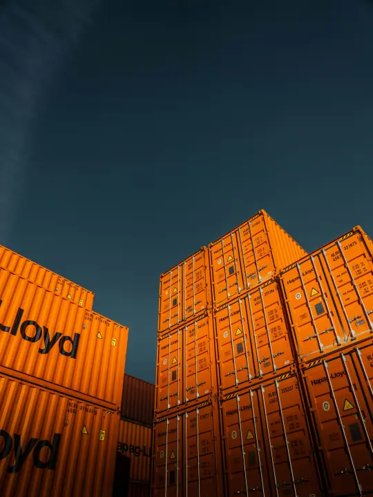 IoT Smart Containers and Real-Time Supply Chain Monitoring - Four Sons Logistics
