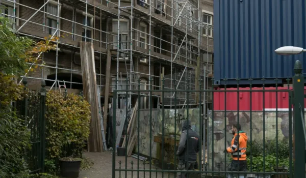 Shipping Containers Used as Storage on a Construction Site - Four Sons Logistics